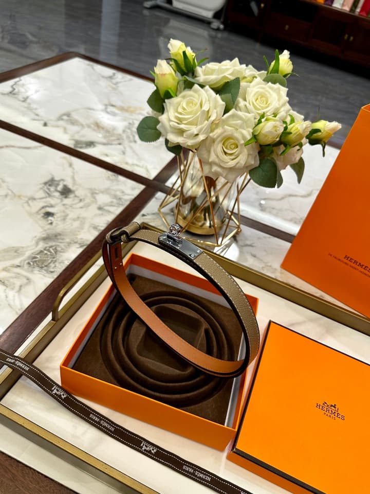 Hermès Slim Leather Belt – 2.0cm in Black With Silver Buckle