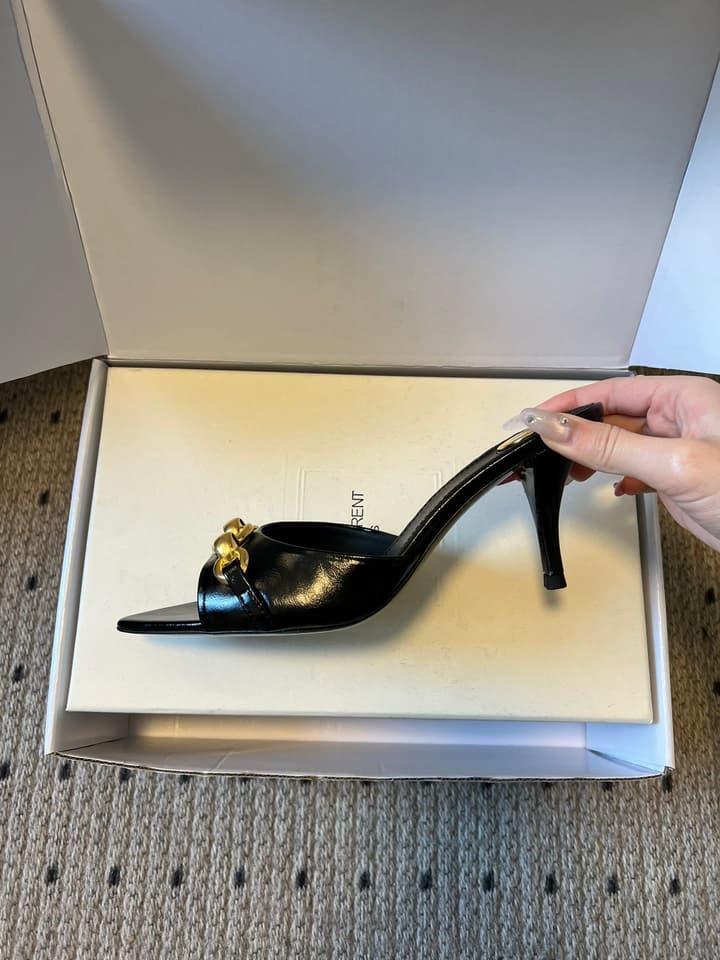 Saint Laurent Chain Pointed-Toe Heeled Mules – 26SS in Beige