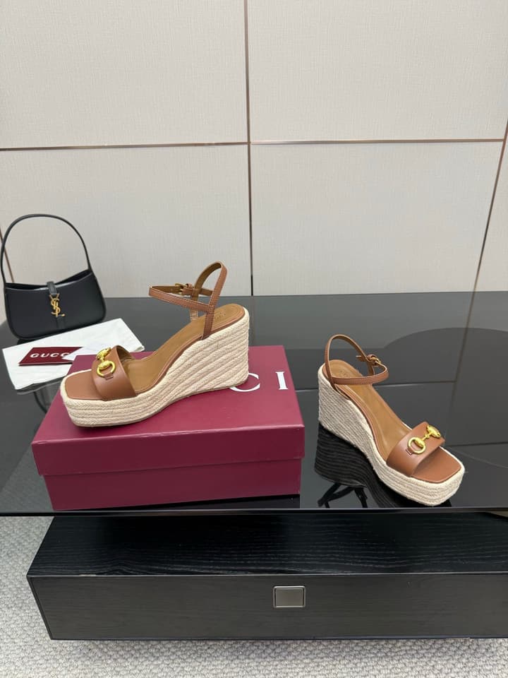 Gucci Horsebit Platform Sandals – 2025 Summer Collection in Black