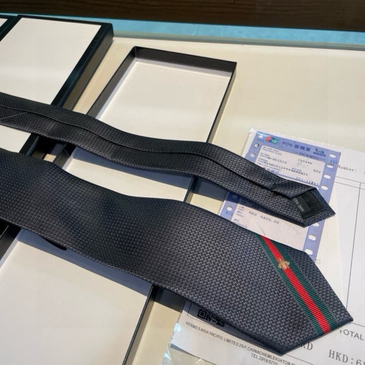 Gucci Bee Web Stripe Tie in Burgundy