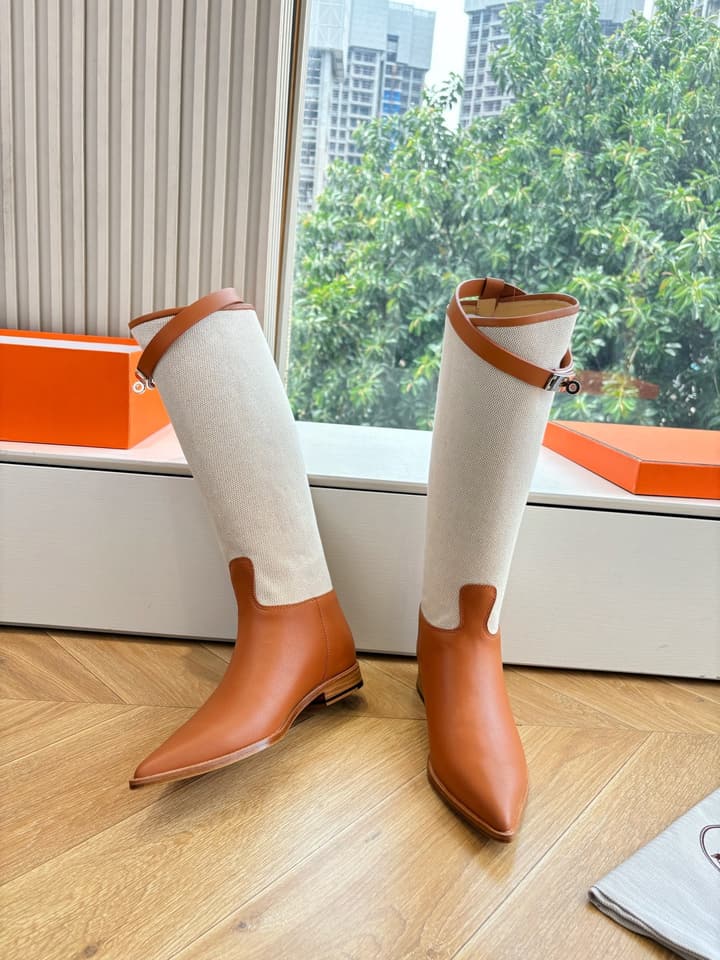 Hermès Classic Knee-High Boots – 2025FW in Assorted Buckle Riding Boots Display