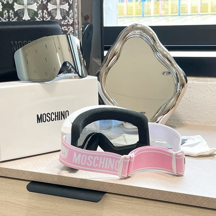Moschino Bear Magnetic Dual-Lens Ski Goggles in Black Frame With Pink Mirrored Lens