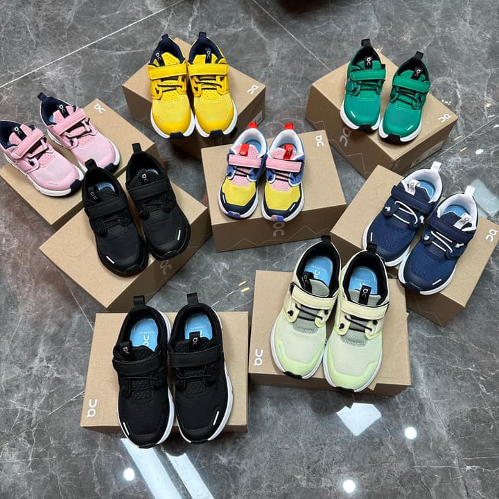 On Kids Running Sneakers – Kids Collection in Black