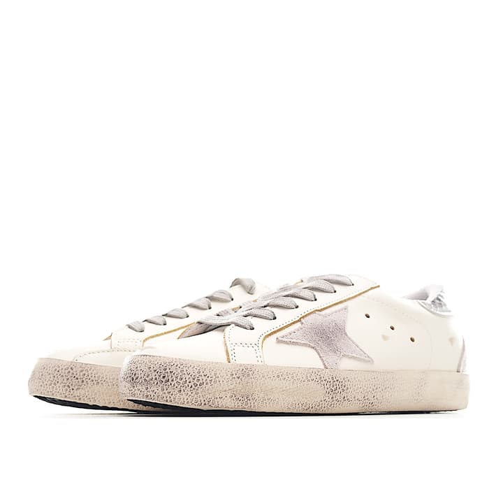 Golden Goose Super Star Sneakers – 2023 Collection in Bright Metallic Outline Star