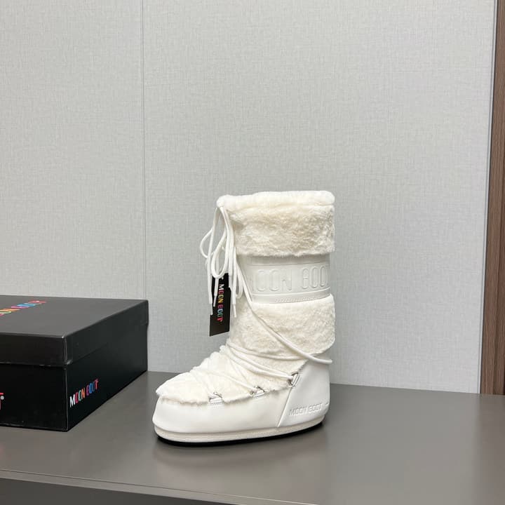 Moon Boot Fluffy Y2K Snow Boots – 2024FW in Black