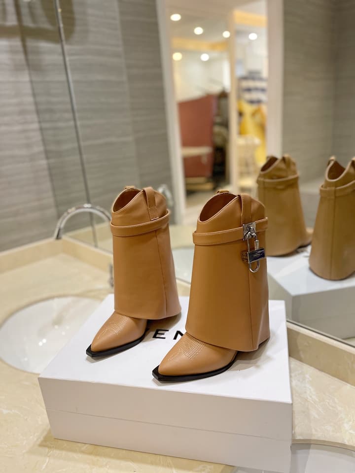Givenchy Embroidered Lock Ankle Boots – 2023SS in Blush Leather