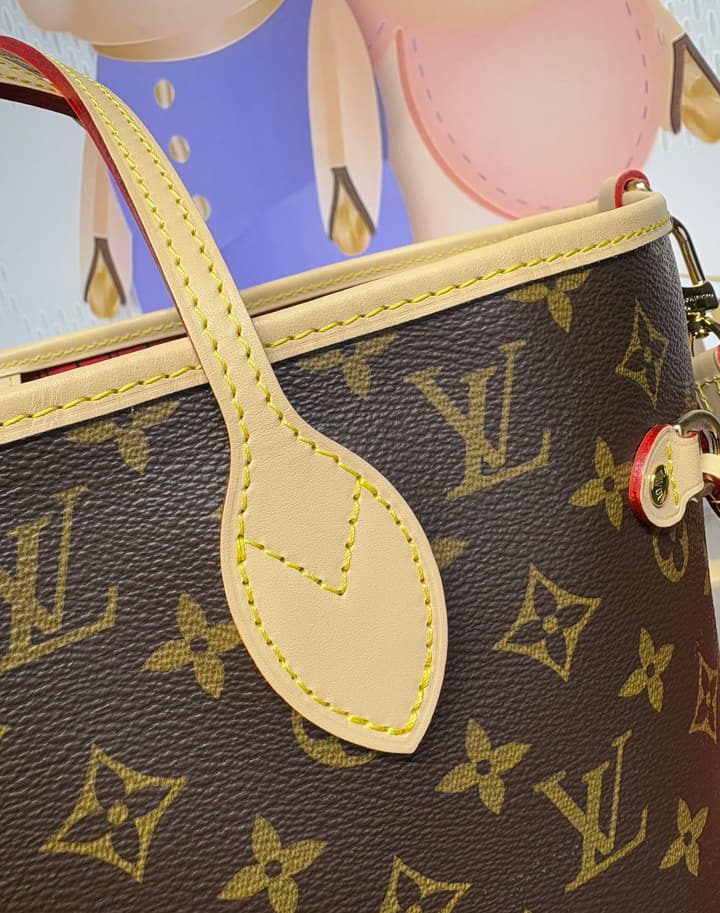 Louis Vuitton Neverfull Bandoulière Inside Out Tote Bag in Red