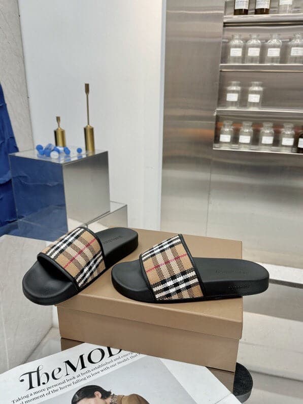 Burberry Kingdom Logo Sandals