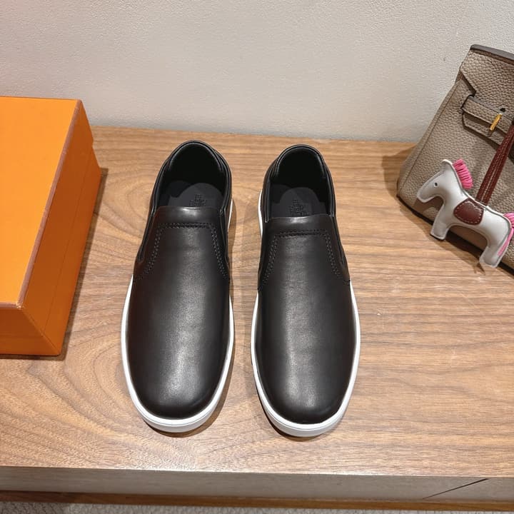 Hermès Classic Lightweight Couple's Slides – SS25 in Black Leather