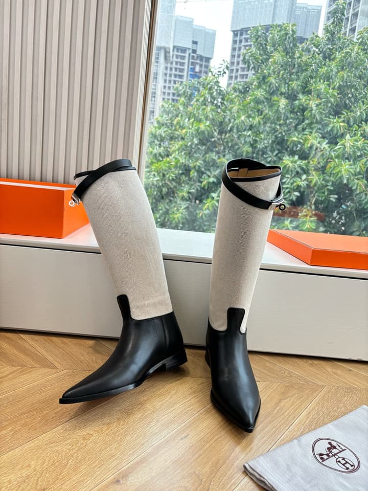 Hermès Classic Knee-High Boots – 2025FW in Assorted Buckle Riding Boots Display
