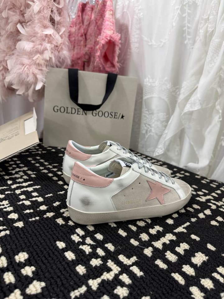 Golden Goose Super Star Leather Sneakers in Black Star Black Heel