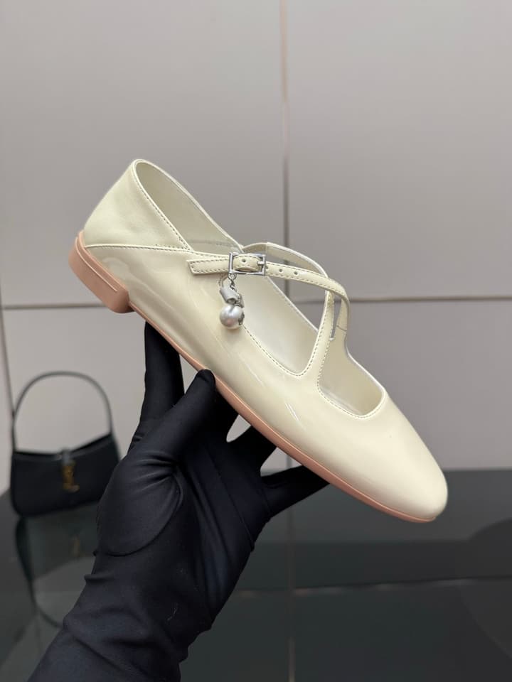 Jimmy Choo Patent Leather Ballerina Flats – 25SS in Black Patent