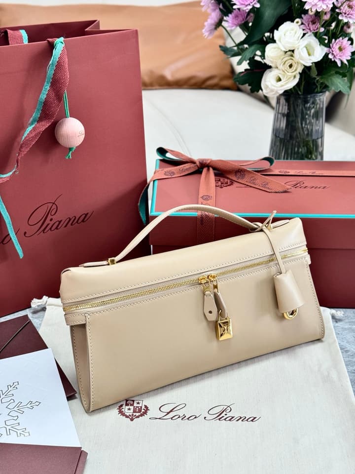 Loro Piana Extra Clutch L29 Handbag in Pale Beige