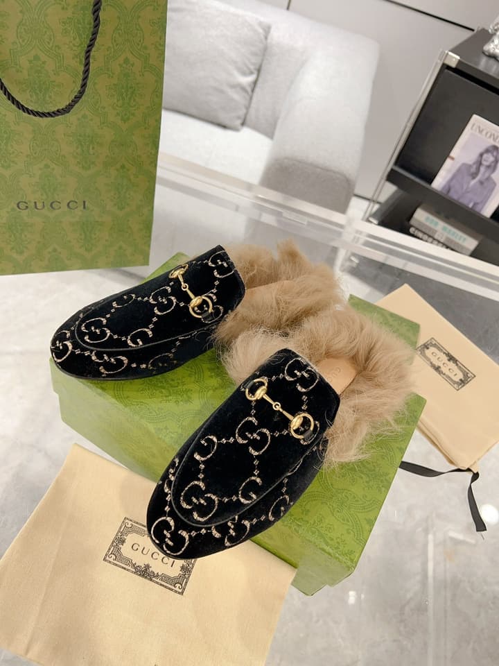 Gucci Toscana Sheepskin Loafers in Black Patent Embossed With Tan Shearling