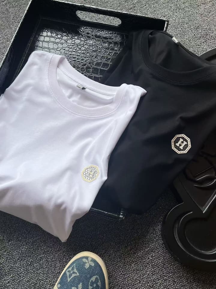 Hermès 80-Count Mulberry Silk H Logo T-Shirt – 2025 Collection in Classic Black