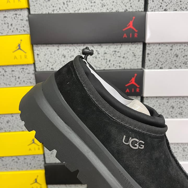 UGG Platform Low-Cut Snow Boots in Black Suede Slip-on