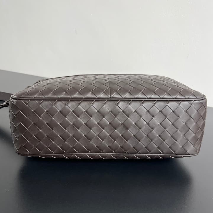 Bottega Veneta Double Pocket Camera Bag 843857 – New Collection in Black