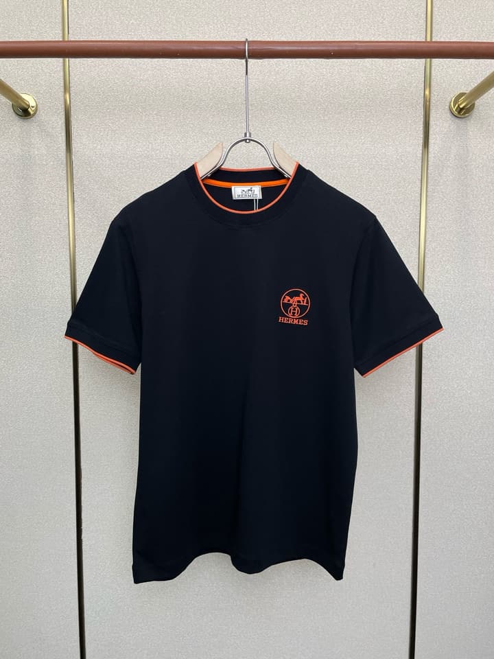Hermès Men's Casual Short-Sleeve T-Shirt in Black With Orange Trim