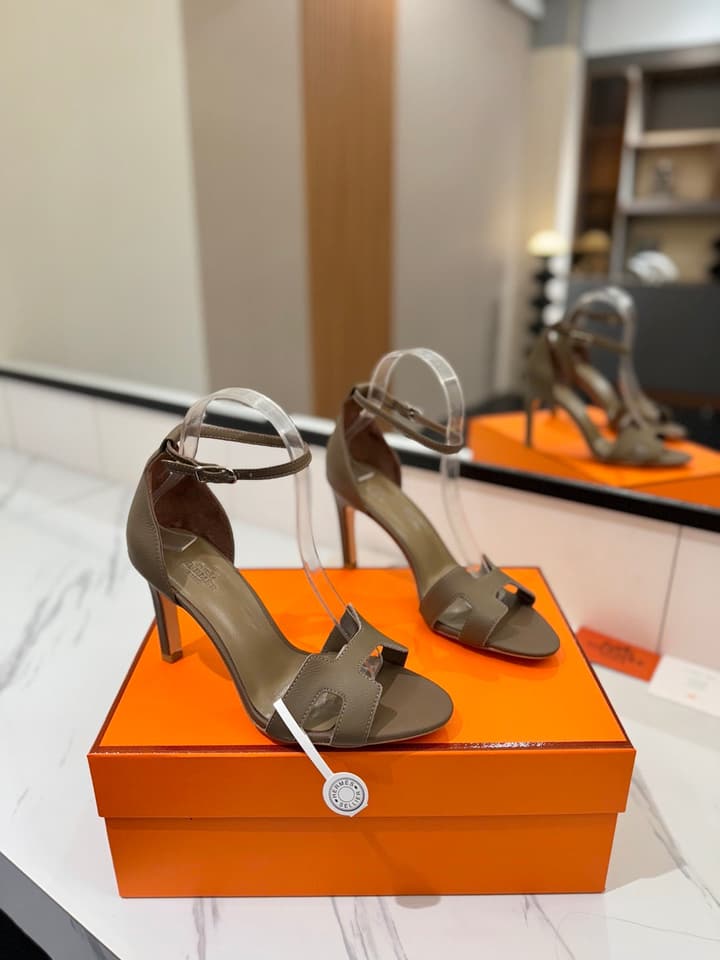 Hermès Classic H Palm Grain Heeled Sandals – 9cm in Black