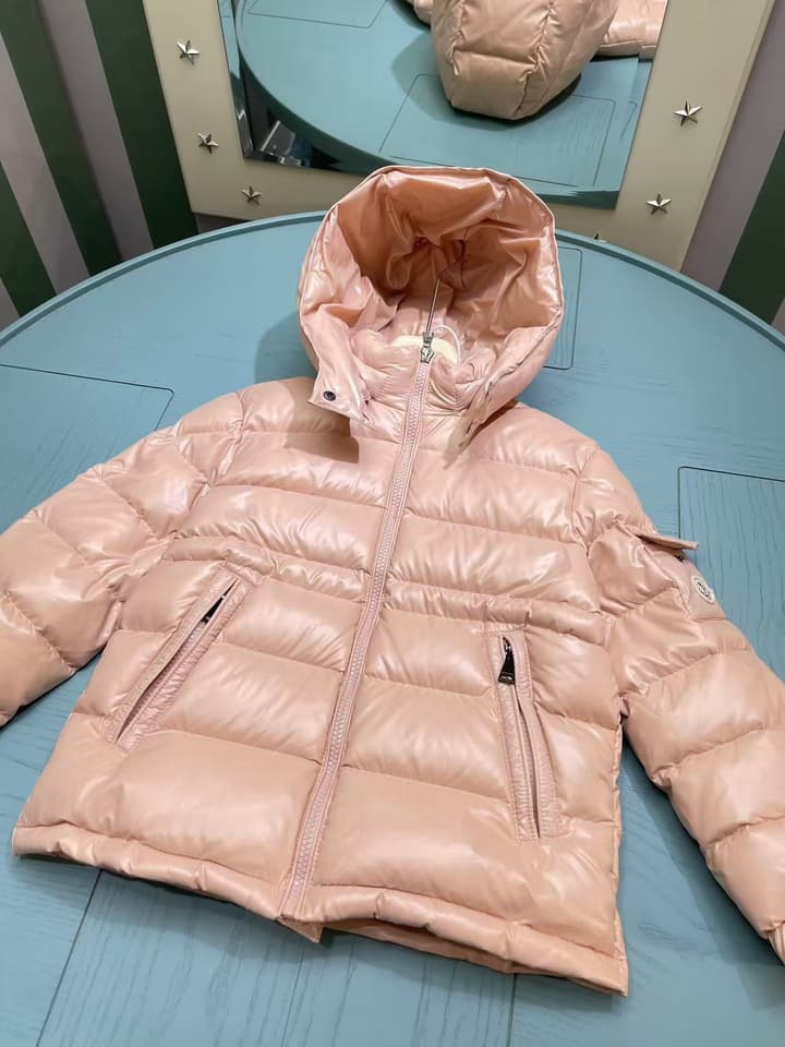 Moncler Kids Puffer Jacket – 2025 Collection in Light Pink