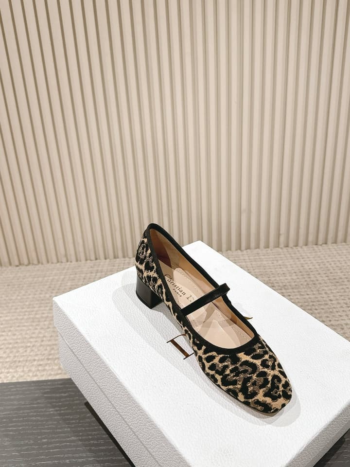 Dior Cannage Ballet Flats – 2024 Early Spring Haute Couture Collection in Leopard Print Mary Jane