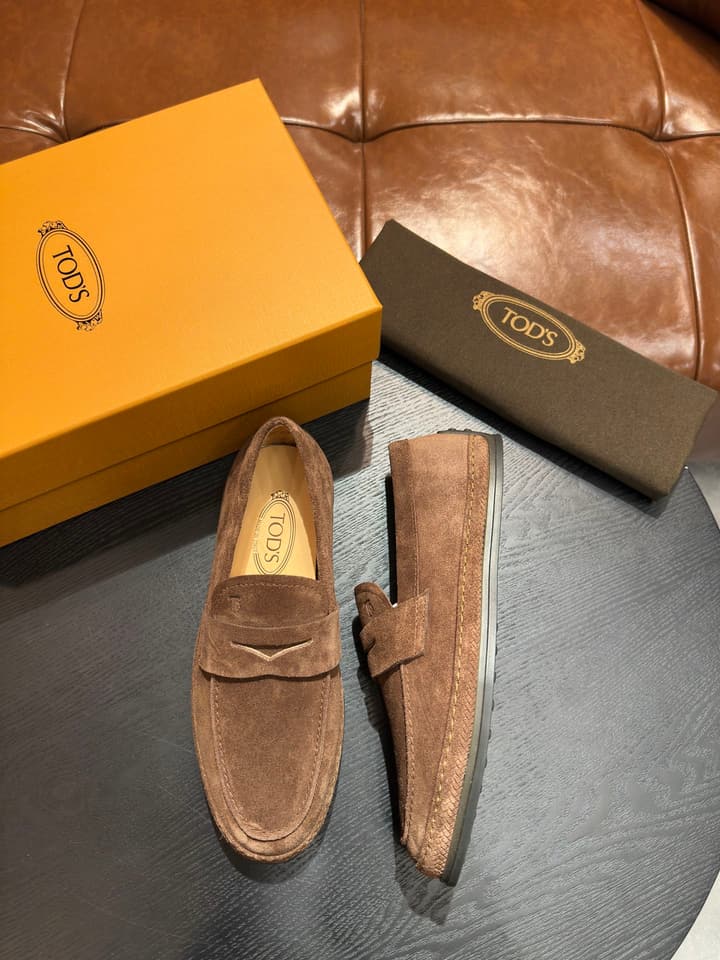 Tod's Gommino Calfskin Loafers in Charcoal Suede