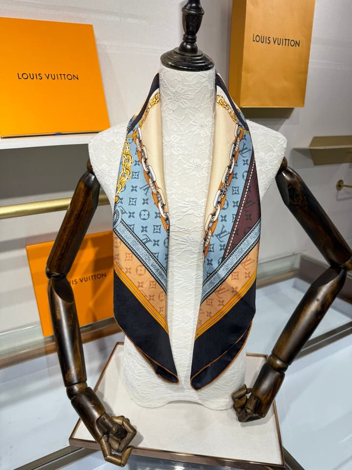 Louis Vuitton 2025 Printed Silk Scarf – 2025 Collection