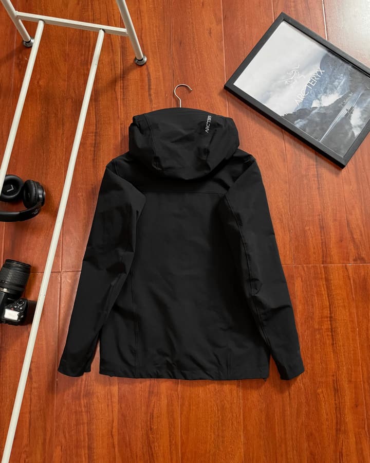 Arc'teryx Gamma Hoody Softshell Jacket in Black