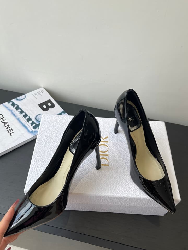 Dior Pointed High-Heel Pumps – 25SS Spring/Summer Collection in Patent Burgundy