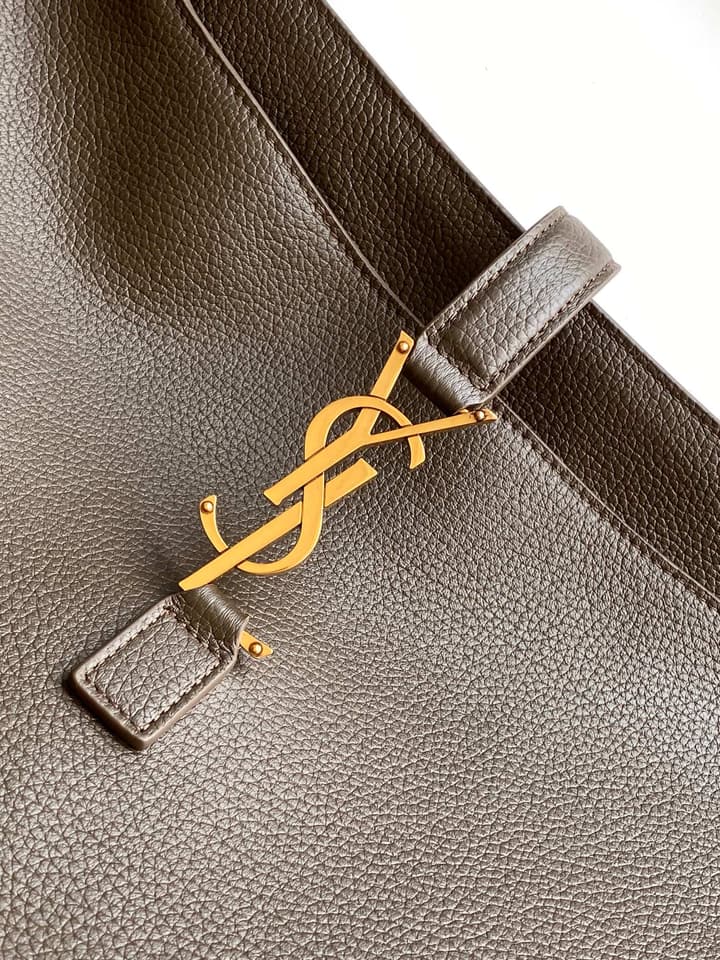 Saint Laurent BEA Horizontal Tote Bag in Black