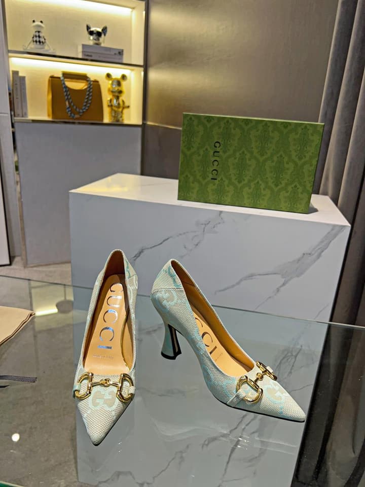 Gucci Pointed-Toe Pumps & Flats – Early Spring Collection