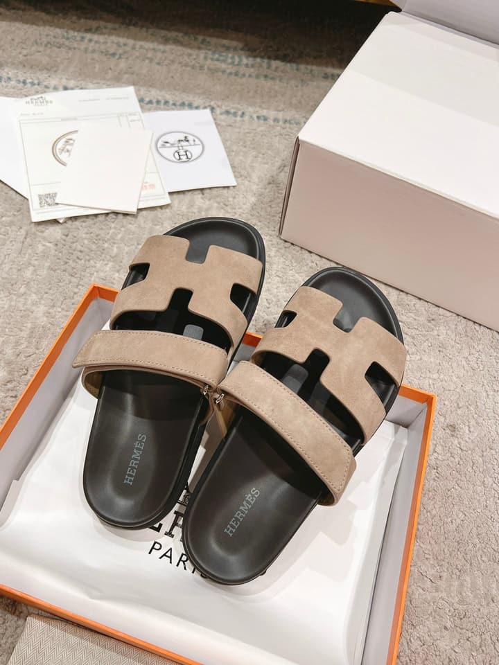 Hermès Chypre Calfskin Slides – 2023SS in Denim Blue