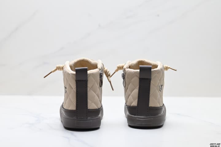 UGG Diamond Quilted Low Ankle Boots – Kids Collection in Cream And Black