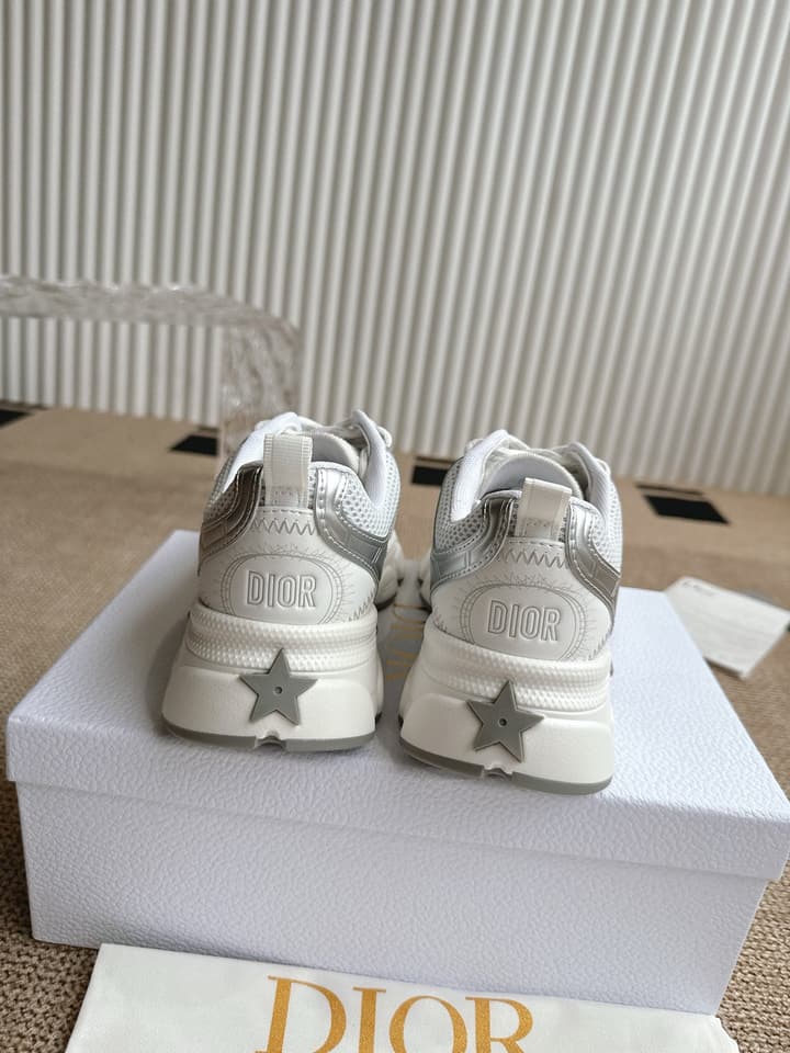 Dior Vibe Sneakers in Gold