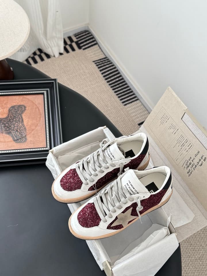 Golden Goose Distressed Graffiti Sneakers – 2024 Collection in Burgundy And White