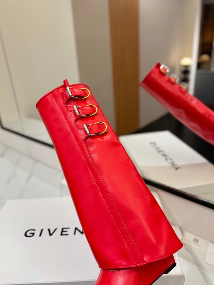 Givenchy Lock Detail Knee-High Boots – 2024 Spring/Summer Collection in Black