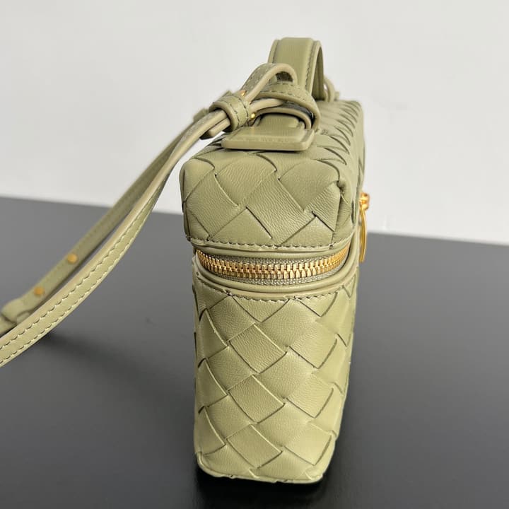 Bottega Veneta Intrecciato Vanity Case in Cream