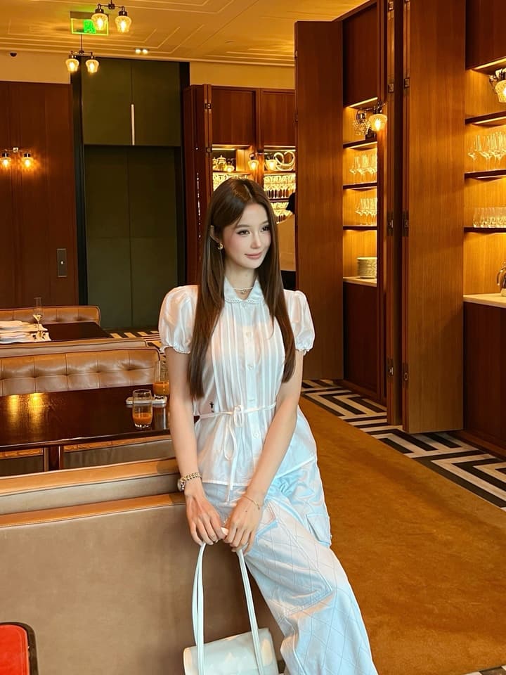 Dior Lace-Spliced Doll Collar Blouse – Spring/Summer Collection – 26SS in White