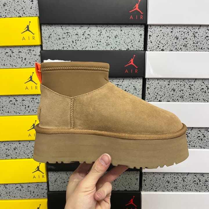 UGG Platform Low-Cut Snow Boots in Black Suede Slip-on