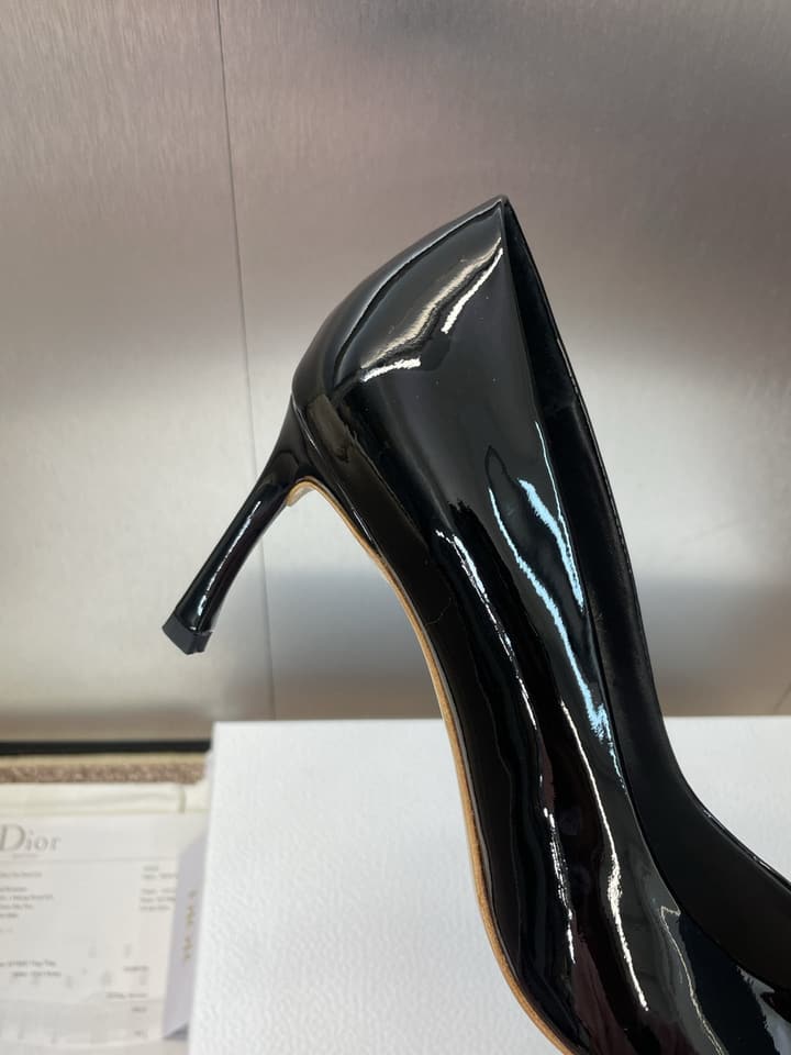 Dior CD Logo Pointed Toe Pumps – 2025 Spring/Summer Haute Couture Collection in Shiny Black Flat