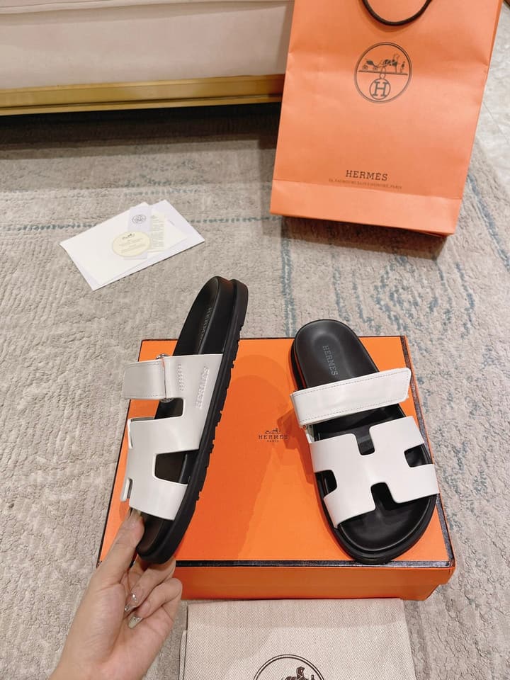 Hermès Chypre Slides – 2023SS Collection in Black And White
