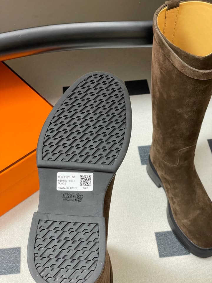 Hermès Jumping Kelly Buckle Knee-High Boots in Black Leather