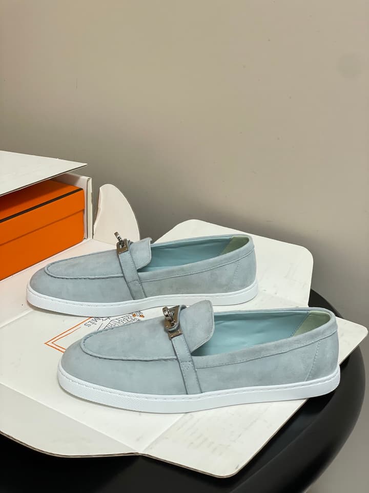Hermès Mind Suede Kelly Buckle Loafers – 26S Spring/Summer Collection in Beige Suede