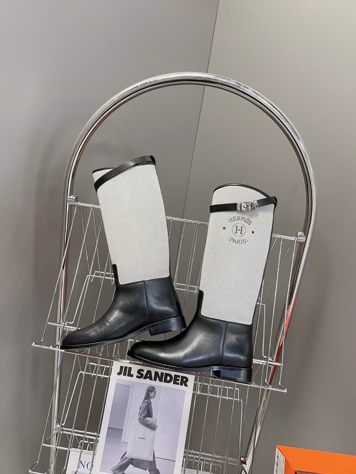 Hermès Kelly Rider Boots – Autumn/Winter Collection in Polished Black
