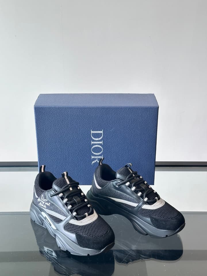Dior B22 Retro Jogging Sneakers in Black And White Oblique