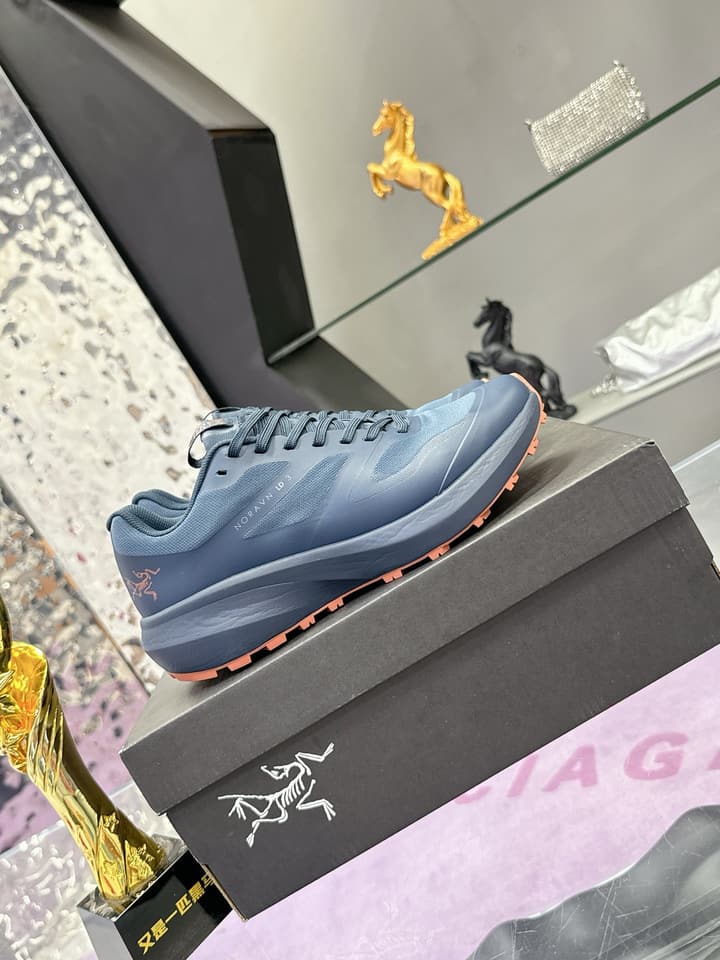 Arc'teryx Norvan LD 3 GORE-TEX Waterproof Trail Running Shoes in All Black