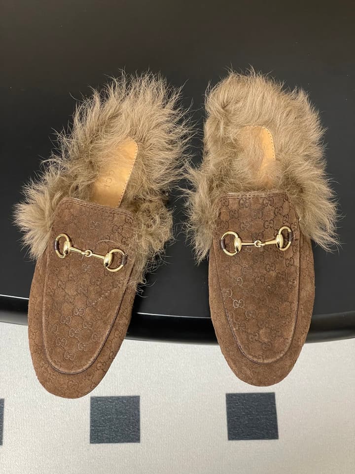 Gucci Princetown Classic Wool Mules – 2025 Fall Latest Edition in Black Croc Embossed Leather