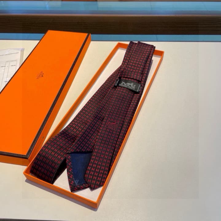 Hermès Men's H-Letter Silk Tie – New Collection in Burgundy
