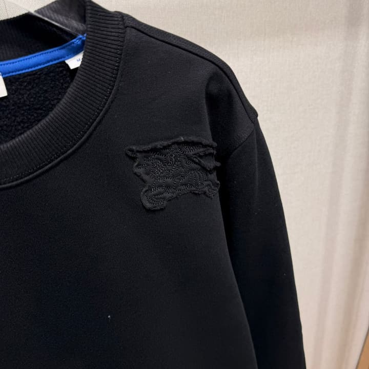 Burberry Patch Equestrian Knight Pullover Sweatshirt – 24FW in Classic Black