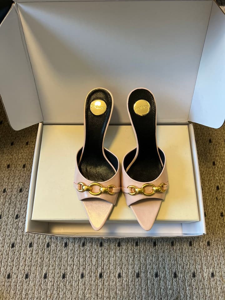 Saint Laurent Chain Pointed-Toe Heeled Mules – 26SS in Beige